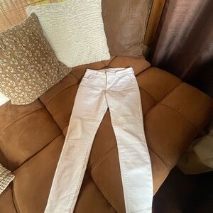 Old Navy White Skinny Jean with some stretch!
